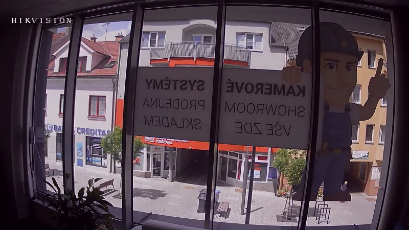 Protisvětlo bez WDR – HIKVISION