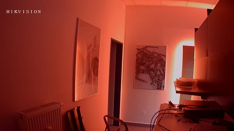 Vyvážení barev – HIKVISION